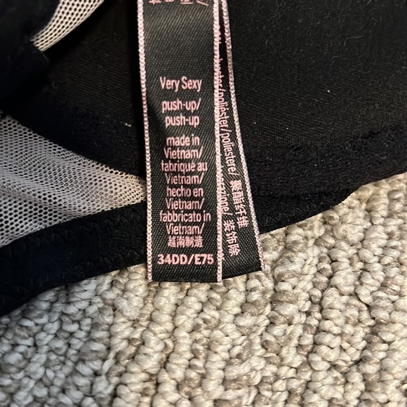 Victoria’s Secret | Push Up Bra - Picture 5 of 6